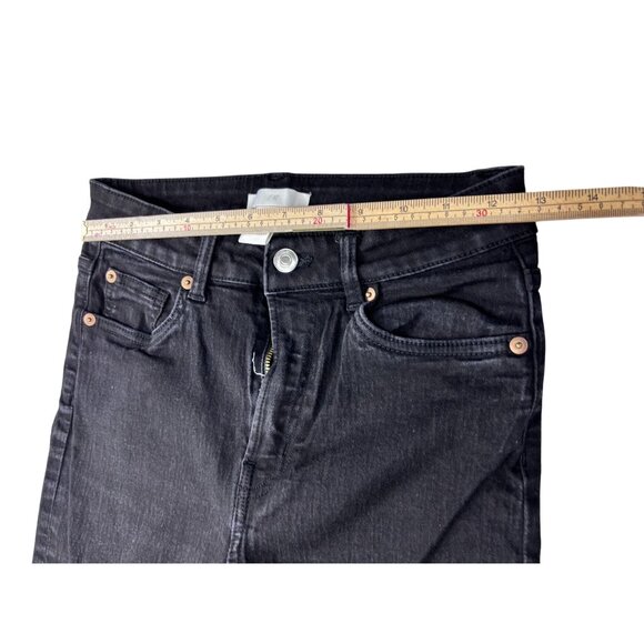 H&M High-Waisted Black Wide-Leg Frayed Hem Jeans - Picture 8 of 11